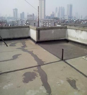 肇庆市漏水维修 楼顶漏水是什么原因，楼顶漏水维修方法是什么?